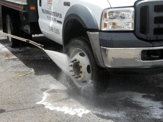 Washing of truck tyres